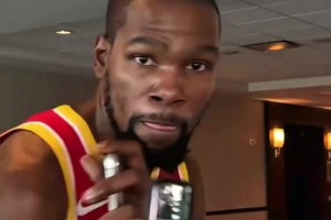 杜兰特我略懂一点拳法，你要试一下我的功力吗